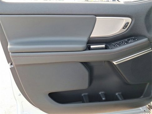 Used 2025 Ford Expedition Max Active image 12