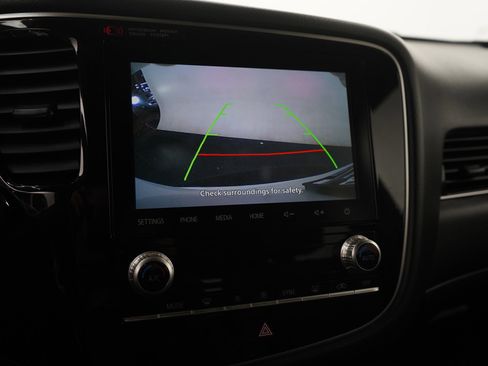 Used 2022 Mitsubishi Outlander LE image 21