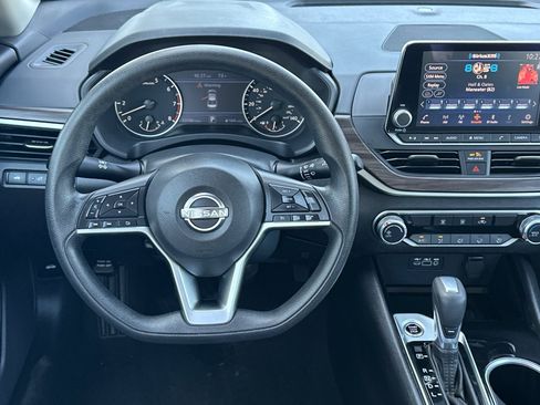 Certified 2024 Nissan Altima 2.5 SV FWD image 14