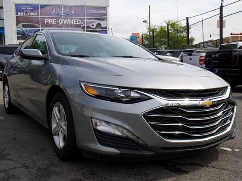 Used 2024 Chevrolet Malibu LT FWD image 1
