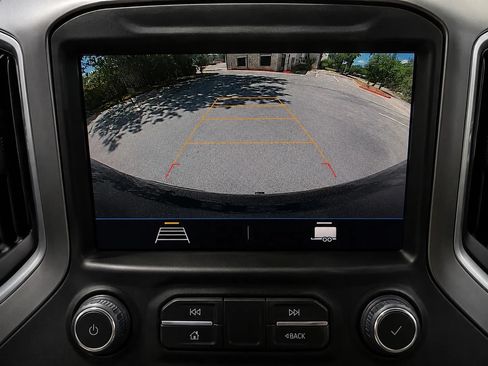 Used 2022 Chevrolet Silverado 1500 LT RWD image 22