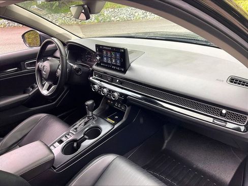 Used 2023 Honda Civic Touring image 14
