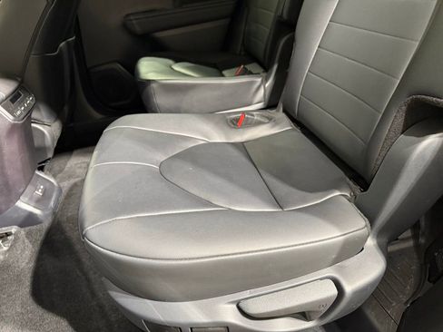 Certified 2025 Toyota Highlander XLE AWD/4WD image 22