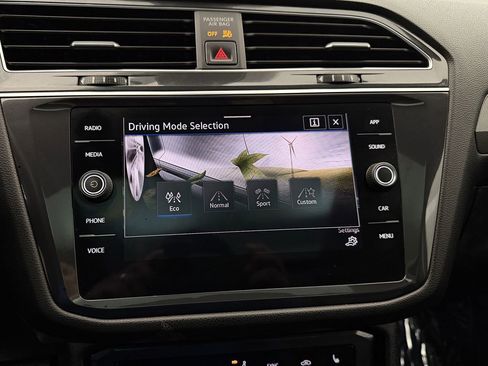 Used 2022 Volkswagen Tiguan SE image 23