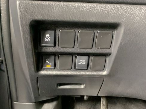 Used 2020 Nissan Pathfinder SV FWD image 17