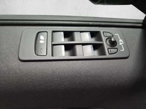 Used 2024 Land Rover Discovery Sport Dynamic SE AWD/4WD image 28