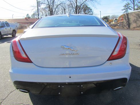 Used 2017 Jaguar XJ R-Sport image 10