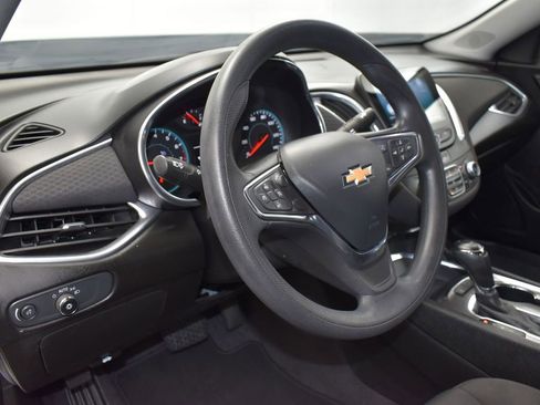 Used 2020 Chevrolet Malibu LT image 12
