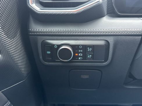 Used 2025 Ford Mustang Premium image 42