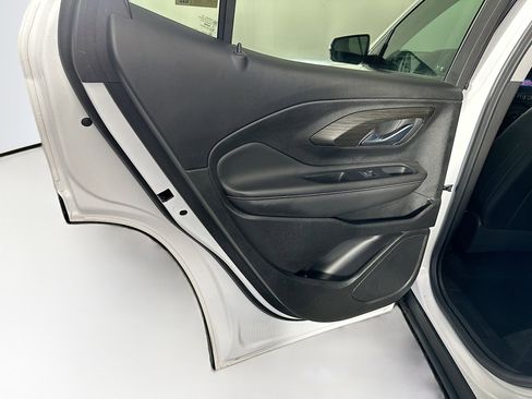 Used 2023 GMC Terrain SLT image 26