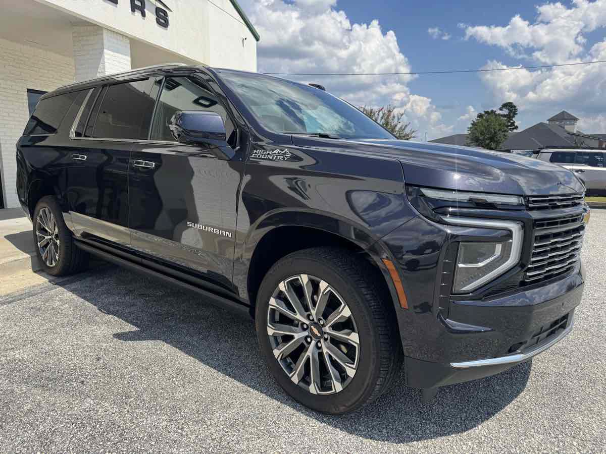 Used 2026 Chevrolet Suburban High Country RWD image 42