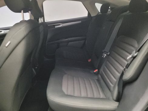 Used 2017 Ford Fusion SE w/ Fusion SE Technology Package FWD image 18