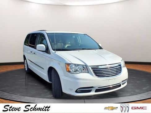 Used 2016 Chrysler Town & Country Touring w/ Driver Convenience Group FWD image 27