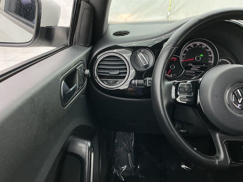 Used 2019 Volkswagen Beetle 2.0T S FWD image 28