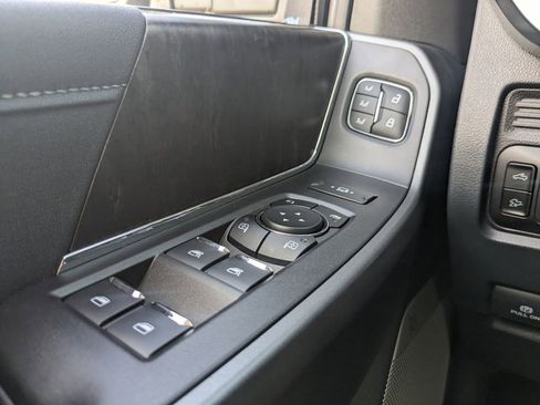 New 2025 Ford F250 Lariat w/ Lariat Ultimate Package image 28