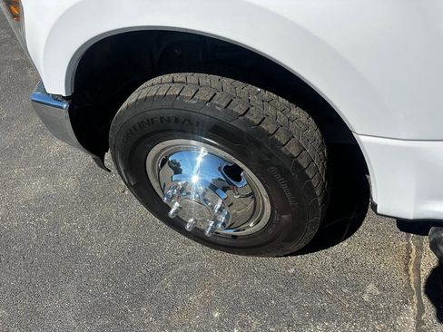 Used 2019 Ford F350 XL w/ Power Equipment Group RWD image 2
