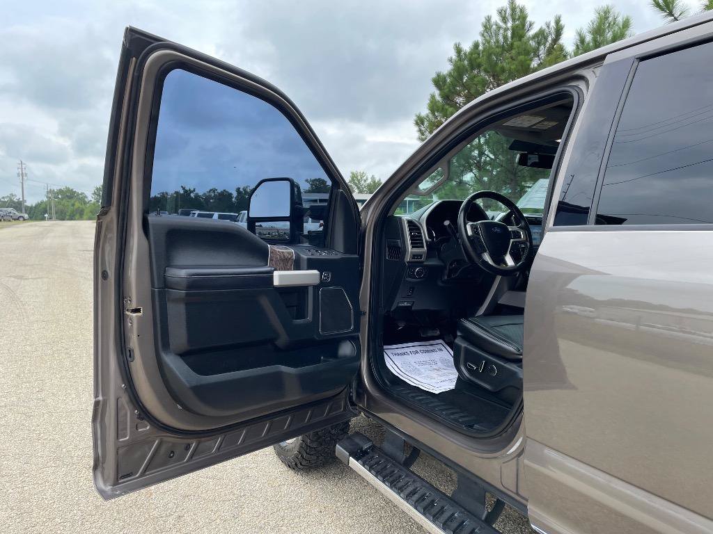 Used 2019 Ford F250 Lariat w/ Chrome Package AWD/4WD image 7