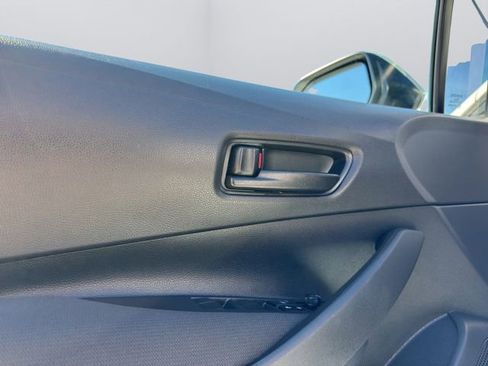 Used 2025 Toyota Corolla LE image 12