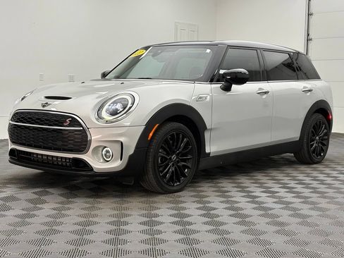 Used 2022 MINI Cooper Clubman S w/ Signature Upholstery Package FWD image 2