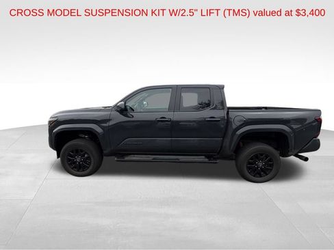 Used 2025 Toyota Tacoma SR5 AWD/4WD image 6
