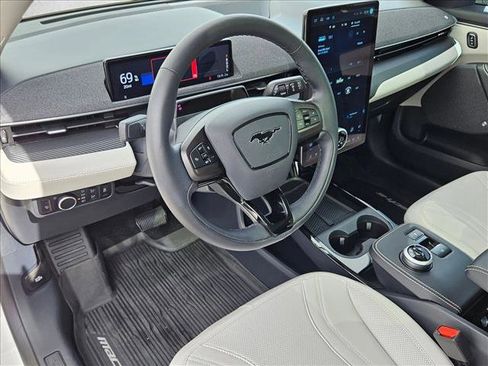 Used 2024 Ford Mustang Mach-E Premium image 9