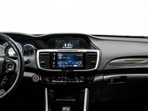 Used 2016 Honda Accord Touring image 22