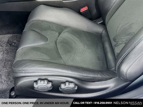 Certified 2024 Nissan Z Performance w/ Floor Mat Package RWD image 19