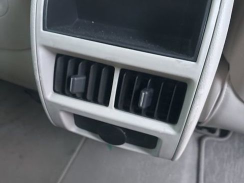 Used 2011 Cadillac SRX Luxury image 5