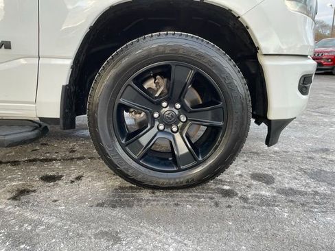 Used 2022 RAM 1500 Big Horn AWD/4WD image 36
