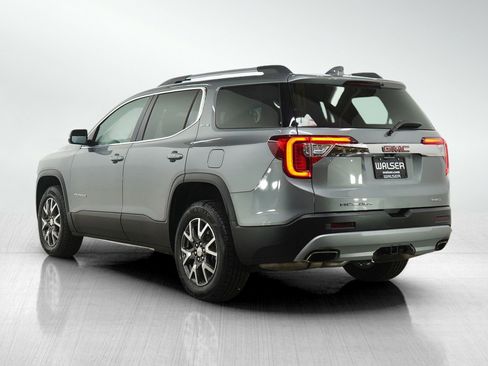 Used 2023 GMC Acadia SLE w/ Driver Convenience Package image 3
