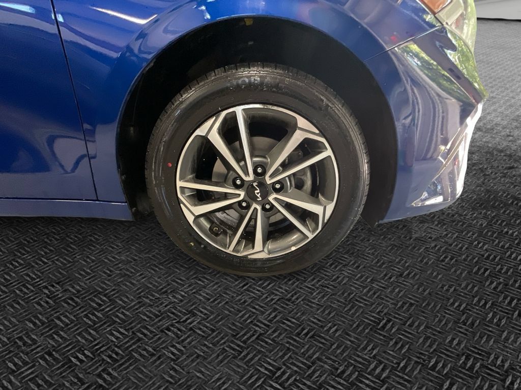 Used 2024 Kia Forte LXS FWD image 11