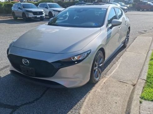 Used 2023 MAZDA MAZDA3 s FWD image 3