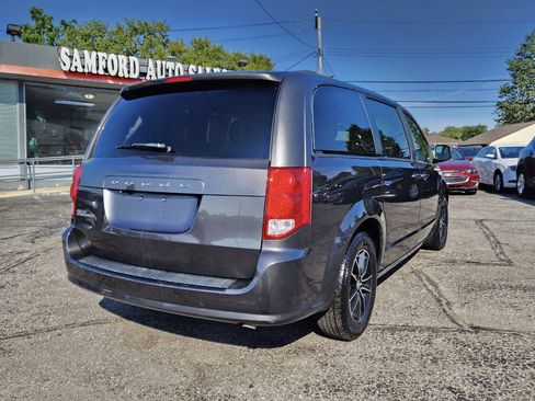 Used 2019 Dodge Grand Caravan SXT w/ Driver Convenience Group FWD image 5