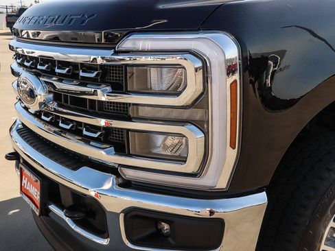 Used 2025 Ford F250 Lariat AWD/4WD image 10