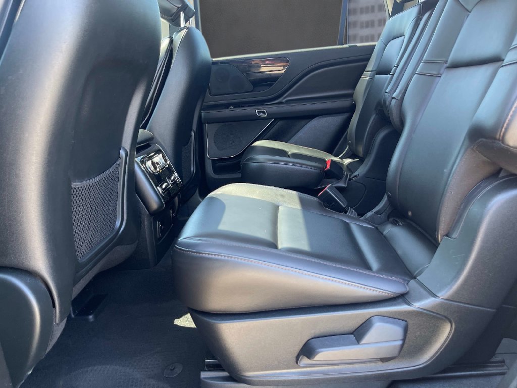 Certified 2023 Lincoln Aviator 2WD w/ Premium Package image 16