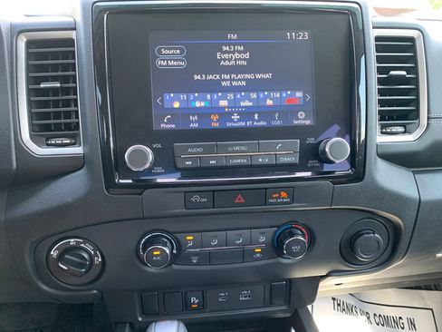 Used 2024 Nissan Frontier SV w/ Technology Package AWD/4WD image 18