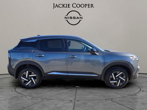 New 2026 Nissan Kicks SV w/ SV Premium Package image 6