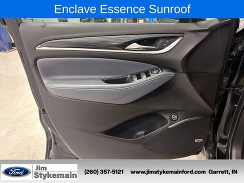 Used 2021 Buick Enclave Essence w/ Sound and Sites Package FWD image 14