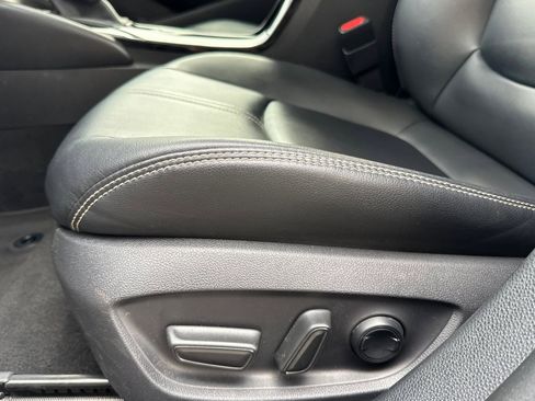 Used 2020 Toyota Corolla XLE image 14