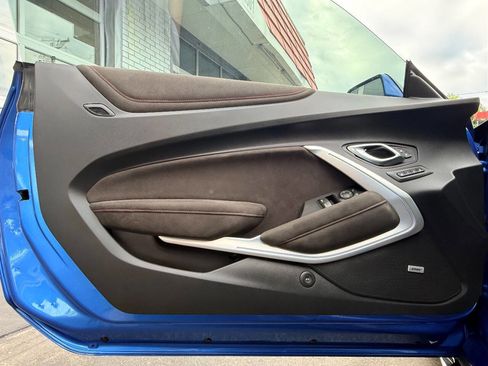 Used 2018 Chevrolet Camaro ZL1 RWD image 17