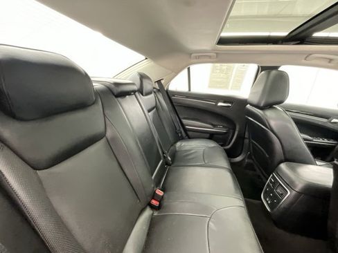 Used 2016 Chrysler 300 C image 15