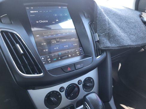 Used 2014 Ford Focus SE image 11