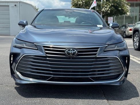 Used 2022 Toyota Avalon Limited w/ Advanced Safety Package FWD image 4