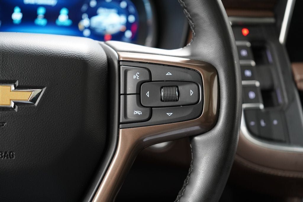 Used 2024 Chevrolet Suburban High Country AWD/4WD image 20