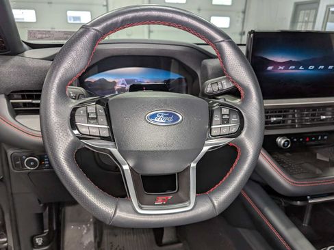 Certified 2025 Ford Explorer ST AWD/4WD image 39