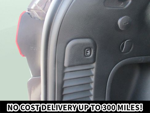 Used 2020 Jeep Grand Cherokee Laredo AWD/4WD image 10
