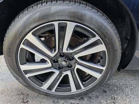 Certified 2023 Land Rover Range Rover SE AWD/4WD image 9