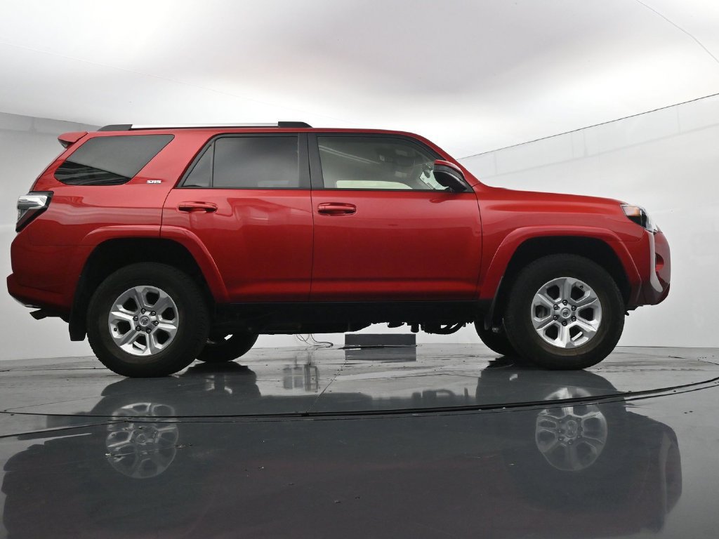 Used 2024 Toyota 4Runner SR5 AWD/4WD image 37