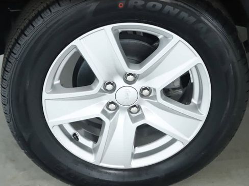 Used 2022 Jeep Compass Latitude image 12