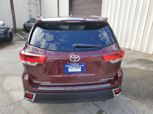 Used 2019 Toyota Highlander AWD V6 image 7